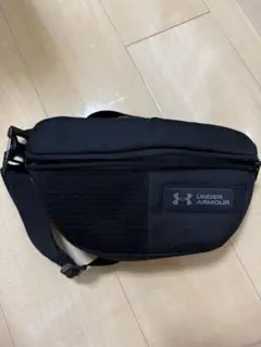 アンダーアーマー ボディバッグ