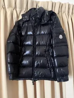 MONCLER ブラック ダウンジャケット フード付き Maya
