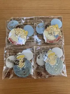 ディズニーリゾート　シンデレラ キーホルダー　コレクタブルボタン　非売品　配布品