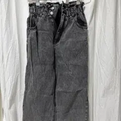 ブラックデニムパンツ