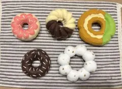 ハンドメイド フェルトドーナツ 5個セット フェルトままごとのサムネイル