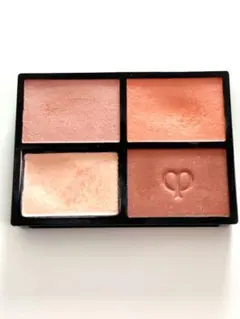 クレ・ド・ポー ボーテ オンブルクルールクアドリ８〈アイシャドウ〉