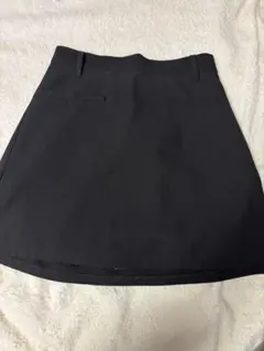 黒いタイトスカートのサムネイル