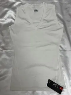 タグ付き Under Armour ホワイト Vネック タンクトップ レディース