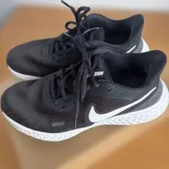 NIKE ナイキ　スニーカー　ブラック　白黒　24.5cm