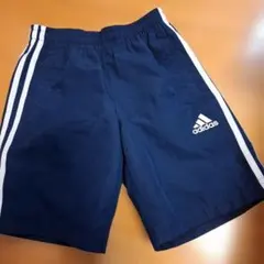 adidas キッズ　ショートパンツ　130