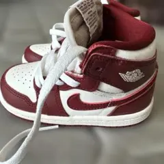 Nike Air Jordan 1 Mid 赤白