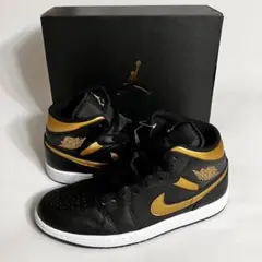 ブラック ゴールド 限定カラー　スニーカー NIKE ナイキ ジョーダン 1