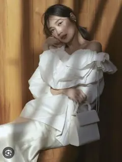 fray i.d ラッフルドロストブラウス