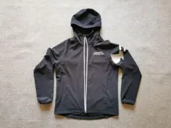 Under Armour ブラックウィンドブレーカー