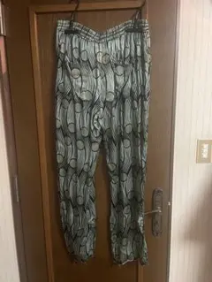 ZARA ワイドパンツ 緑と黒の波模様