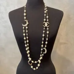 ★ドバイ購入品★Chanel パールロングネックレス　ムーンコレクションのサムネイル