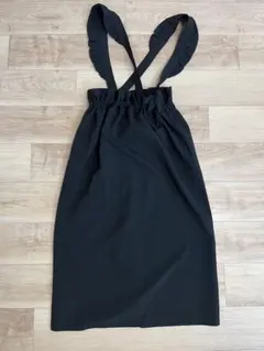 Sweet Mommy マタニティ　フリル付き黒サロペット　スカート