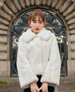 Her lip to Winter Love Faux Fur Coat