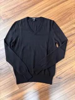 UNIQLO Vネック薄手セーター ブラック　Ｓサイズ