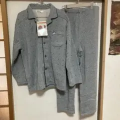 ドッグ刺繍付きグレーのパジャマ