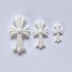 【ハンドメイド品】ホワイト クロムハーツ ネイルパーツ 3Dパーツ 十字架