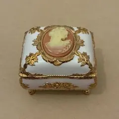 カメオ風装飾 オルゴール ピンク ジュエリーボックス 世界にひとつだけ