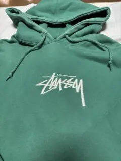 お値下げ【Stussy】ロゴ刺繍パーカー　グリーン　Sサイズのサムネイル