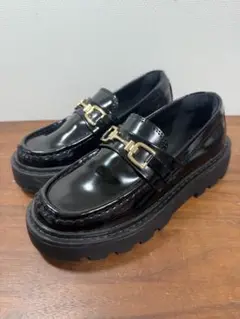 ZARA 厚底ローファー ゴールドチェーン ブラック 32