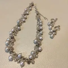 大幅値下げしました！豪華　レディース　ネックレス　イヤリング　セット