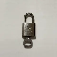 希少 ルイヴィトン LOUIS VUITTON カデナ パドロック ガンメタル