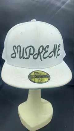Supreme シュプリーム　NEWERA キャップ