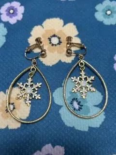 雪の結晶 ティアドロップ型 イヤリング