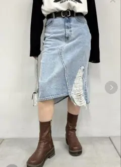 フーズフーギャラリーデニム 膝丈スカート ダメージ加工のサムネイル