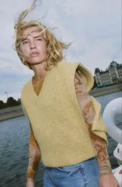 新品未使用 ZARA ザラ イエロー ニットベスト Sサイズ