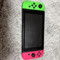 Nintendo Switch グリーンとピンクのジョイコン