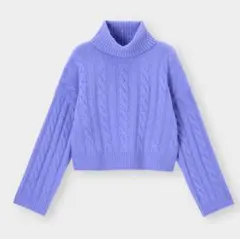【新品】GU ⭐️ パフィータッチクロップドタートルネックセーター(長袖)