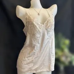 BZ86 ワコール　高級感♪綺麗な花柄レース　キャミソール　85 ベージュ系