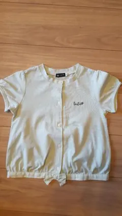 BeBe 120㎝　半袖ボタン付きTシャツ