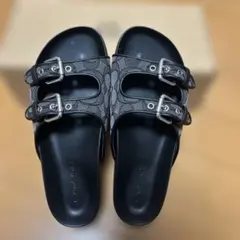 COACH シグネチャー ダブルバックル サンダル　サイズ7 新品未使用⭐︎のサムネイル