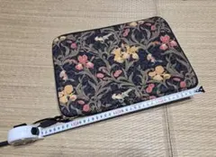 Item thumbnail for item c6a92cb1-2b98-46c9-8bcd-adbe4abbcfc4