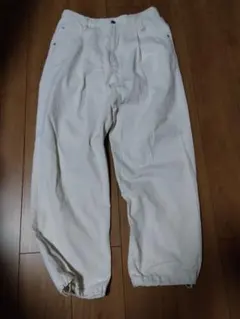 白パンツ　WEGO Fサイズ