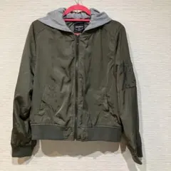 Double focus MA-1風ジャンパー　フード取外し可