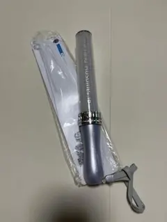 発光ペンライト シルバー/ピンク ストラップ付き