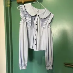 水色 フリル付き肩出しブラウス