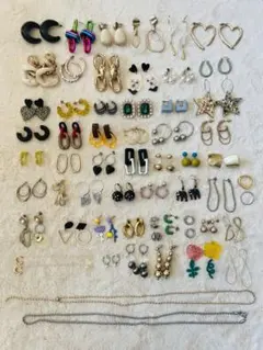 ピアス53セット　ネックレス2つ　指輪2個　おまとめ売り