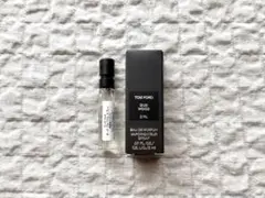 ＊TOMFORD トムフォード＊ ウードウッド 香水サンプル 2mlのサムネイル