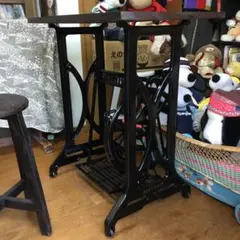 1661黒ペンキのミシンテーブル 展示台 デスク リメイク レトロ