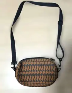 Item thumbnail for item e1abf6b6-46a4-4c28-8cf2-75491553231b