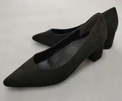 ブラックスエードポインテッドトゥヒールのサムネイル
