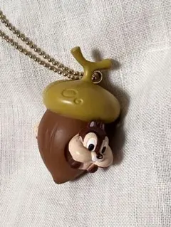 ディズニー　チップとデール　どんぐり　キーホルダー