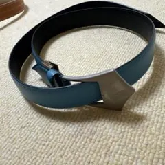 ヴィヴィアンウエストウッド 青いレザー ベルト メタルバックル