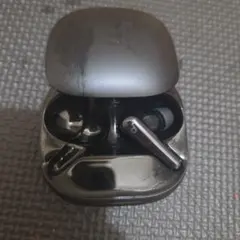 AnkerSoundcoreLiberty 4 ワイヤレスイヤホン本体と右耳のみのサムネイル