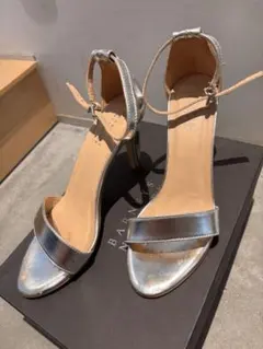 BARNEYS NEW YORK シルバー アンクルストラップ サンダルのサムネイル