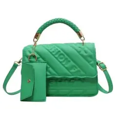 グリーン キルティングショルダーバッグ ポーチ付き　新品